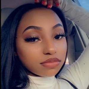 Meet your Posher, Leecely